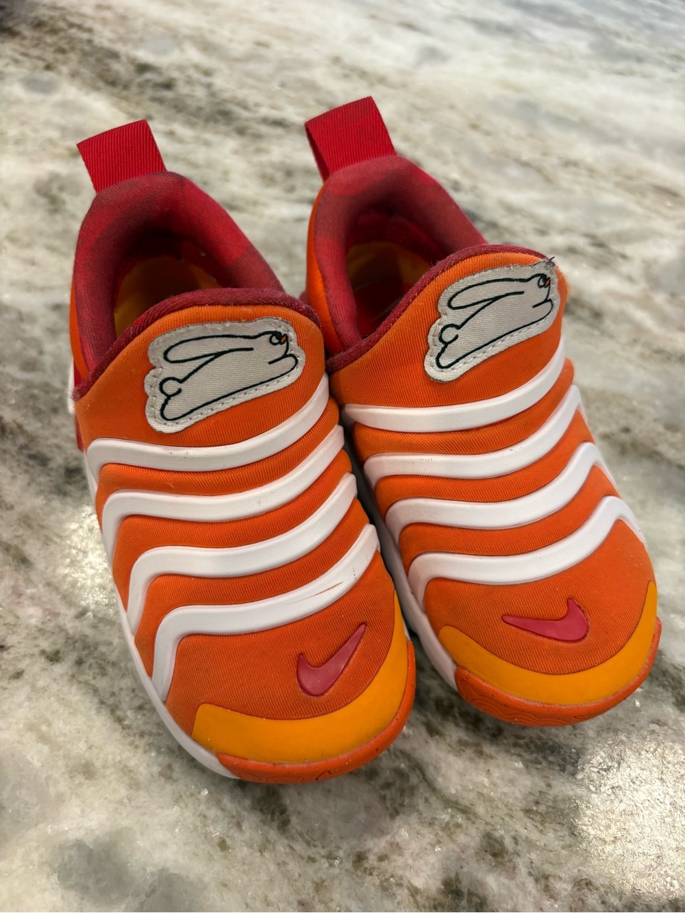 Nike Dynamo Go SE Toddler Shoes in Rabbit - Safety Orange size 7C